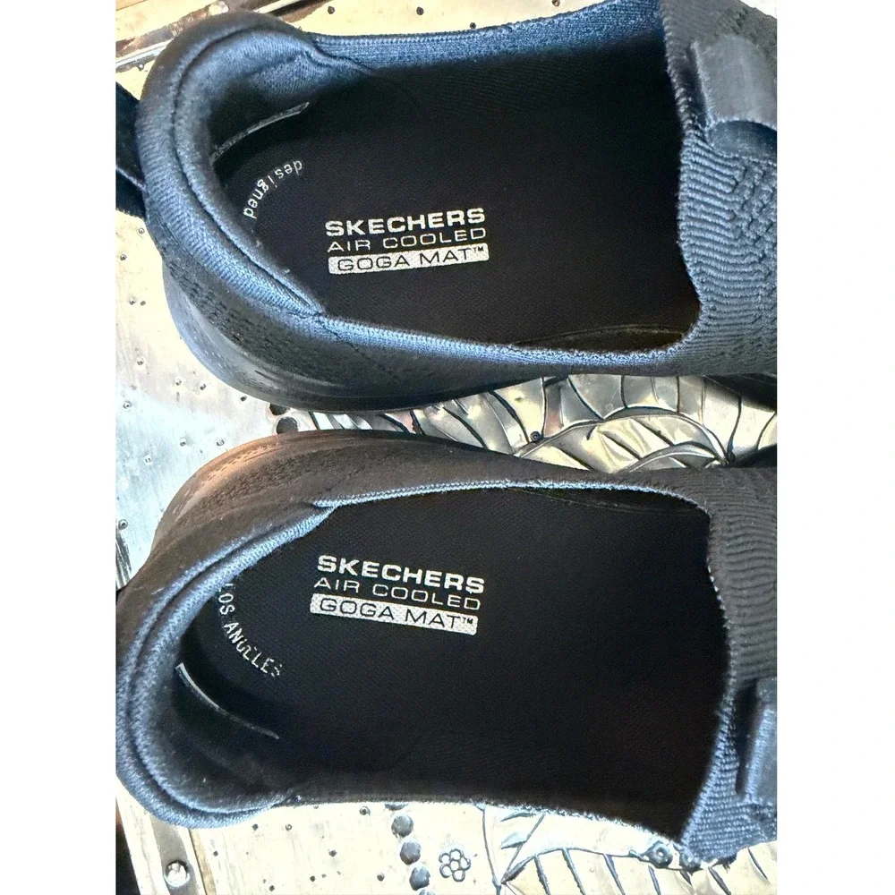 Men's Skechers GoWalk 6 Size 10.5 Stretch Fit Slip on Shoes Black Air Cooled